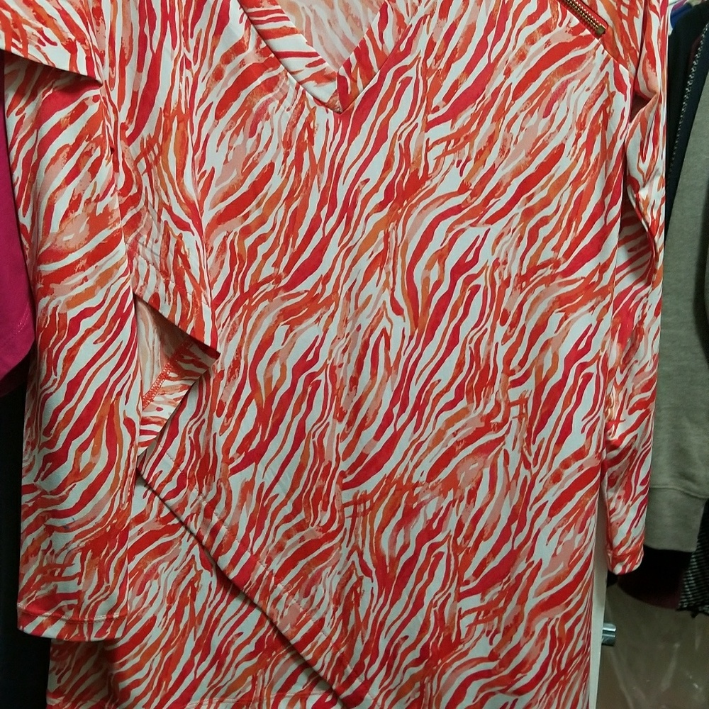 Top - Picture 3 of 3